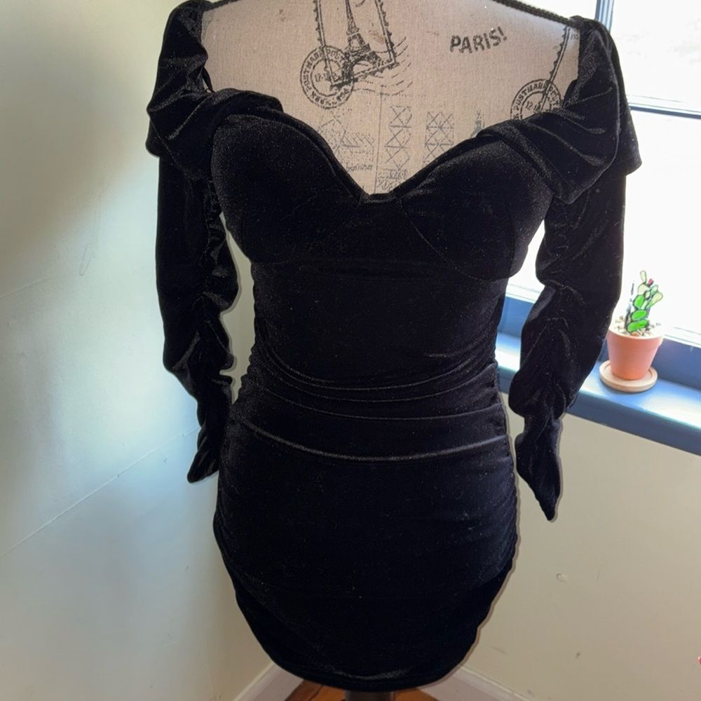 NWT Windsor black velvet cocktail dress S
